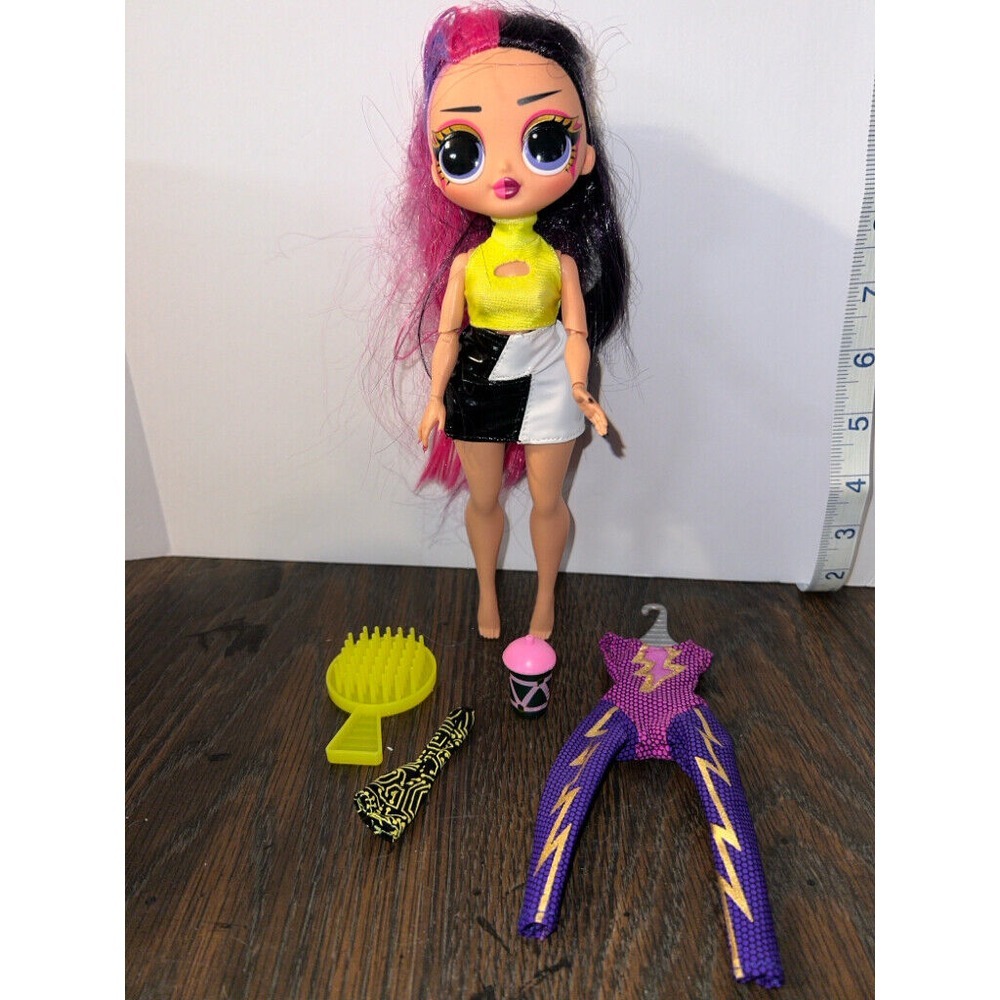 LOL Surprise OMG Movie Magic Miss Direct Fashion Pink‎ Black Hair w/Accessories